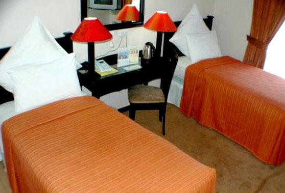 Adansonia Hotel Francistown Buitenkant foto
