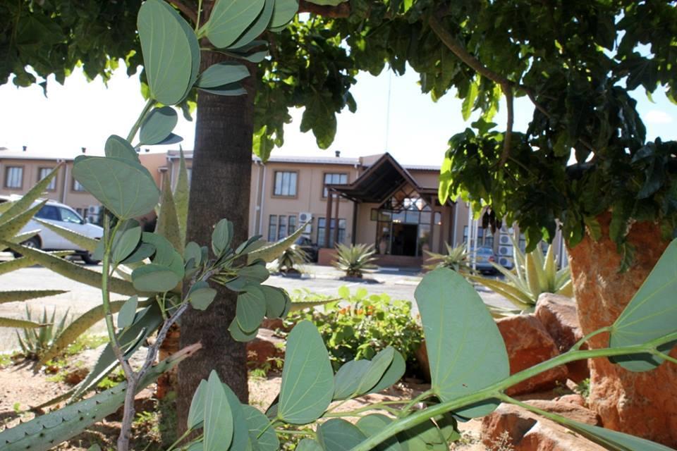 Adansonia Hotel Francistown Buitenkant foto